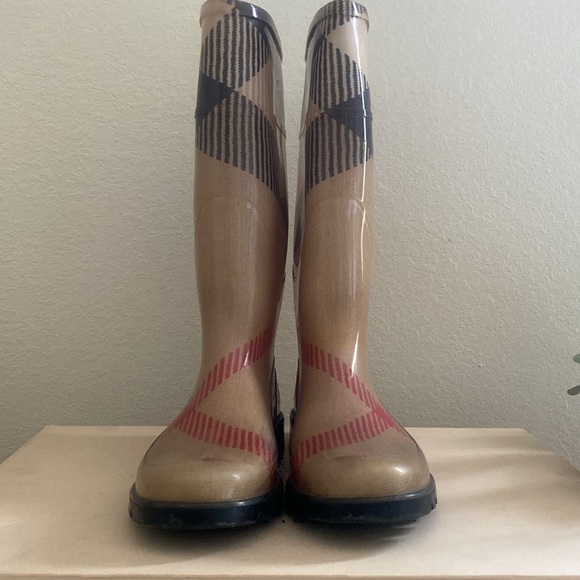 Authentic Burberry Rainboots - Picture 2 of 5